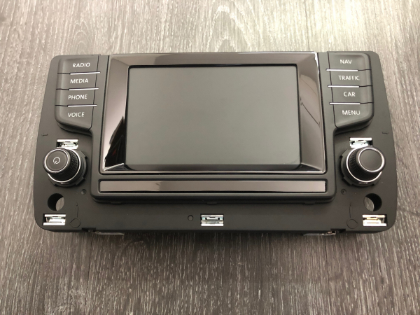 Reparatur VW Discover Media Anzeigen- und Bedieneinheit Navigationssystem LED Touchscreen Display erneuern
